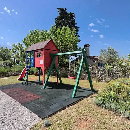 Holiday home Stancija Cabrunici Pula
