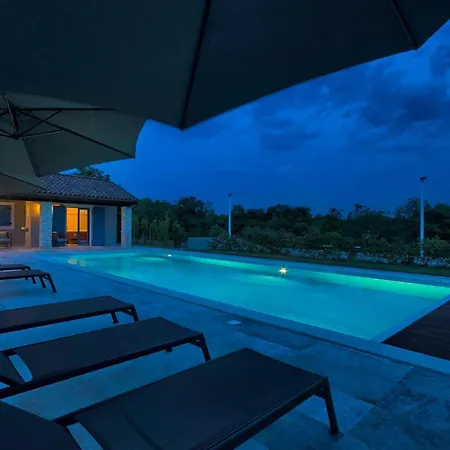 Holiday home Stancija Cabrunici