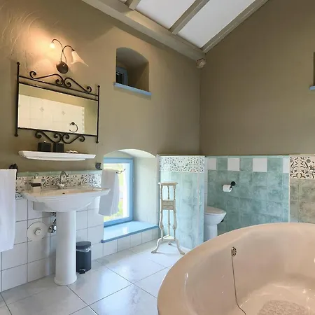 Stancija Cabrunici Holiday home *